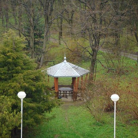 Балнеохотел "Люляци" Wrabisite Zewnętrze zdjęcie